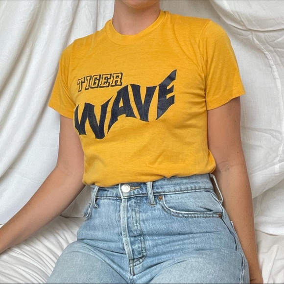 Vintage Tiger Wave Tee - Picture 3 of 6